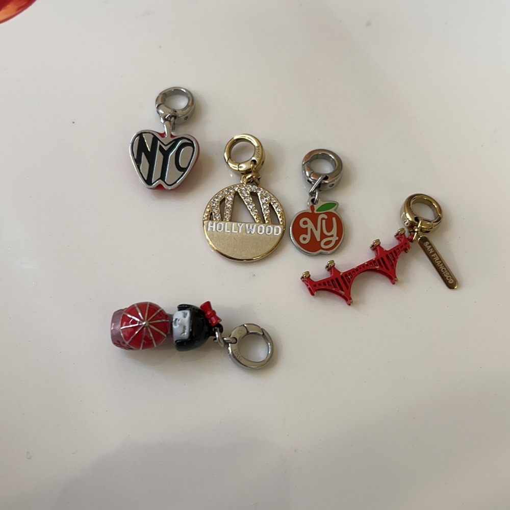 Fossil Big Cities Pendants